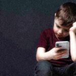 مضرات استفاده از موبایل برای کودکان