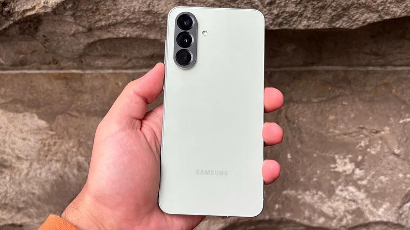 نقد و بررسی گوشی Galaxy A56؛ میان‌رده جدید سامسونگ